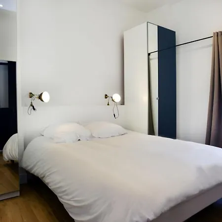 דירה Elegant Et Lumineux Pour 4 Personnes A By Weekome אנטיב